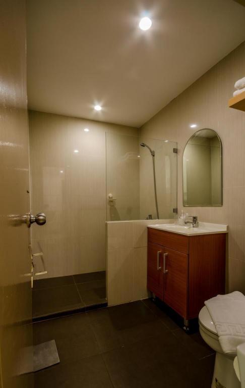 The Victor Hotel Makati City Exteriér fotografie