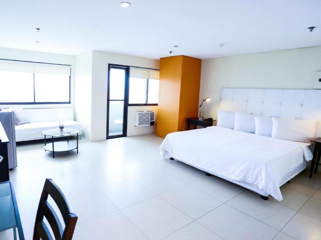 The Victor Hotel Makati City Exteriér fotografie