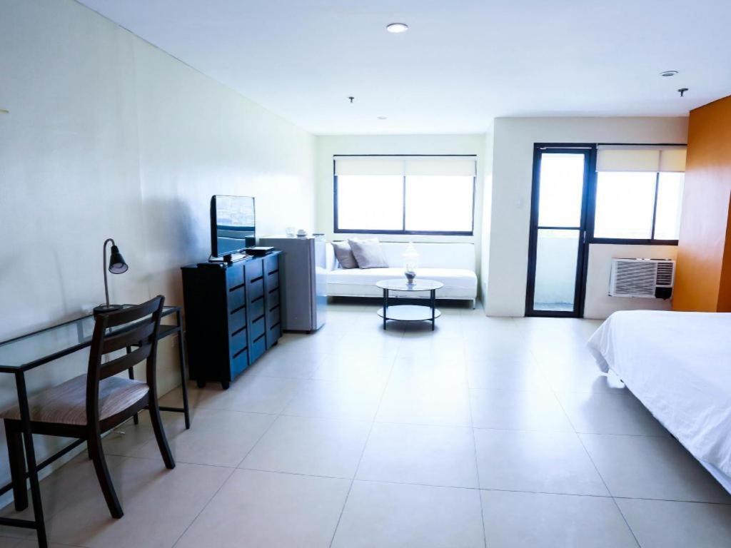The Victor Hotel Makati City Exteriér fotografie